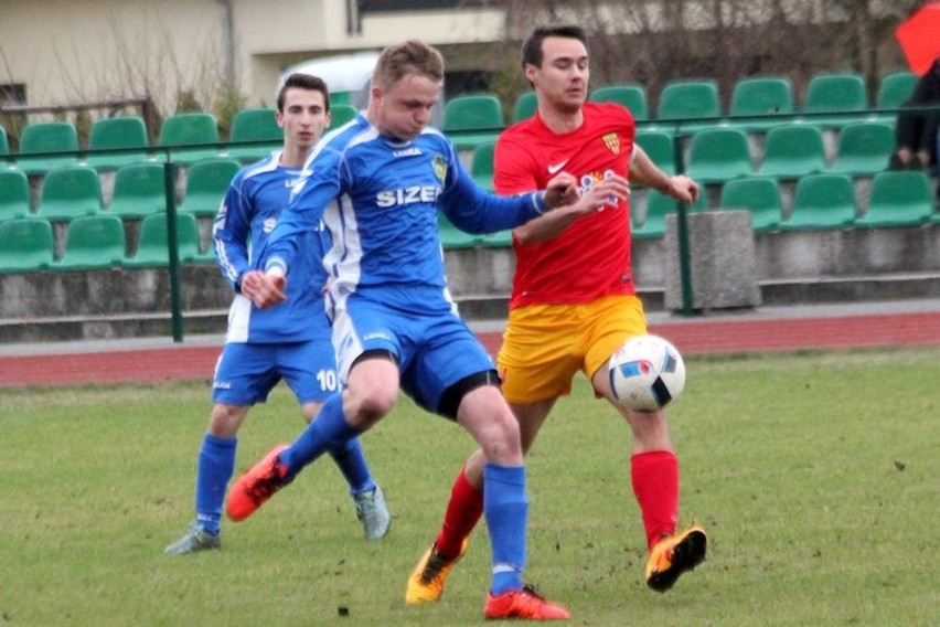 Piłkarze Kurpika Kadzidło wciąż pozostają w grze o awans.