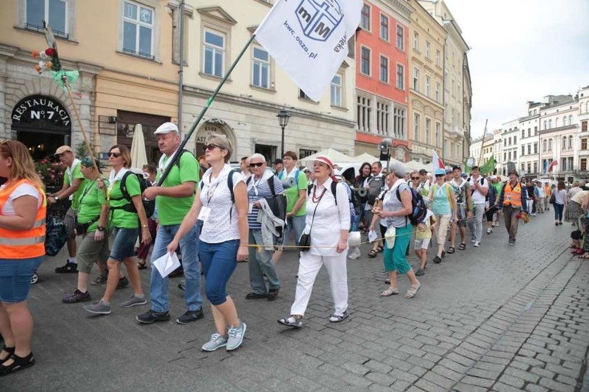 Kraków. Pielgrzymi tłumnie ruszyli na Janą Górę [ZDJĘCIA]