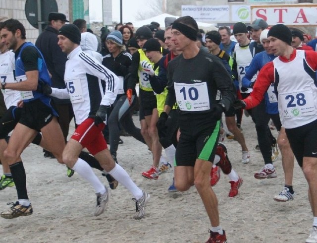 Bieg główny kobiet i mężczyzn na 8 km ma co roku bardzo liczną obsadę. W tym roku zwycięzca w kategorii mężczyzn otrzyma 3 500 złotych, a w kategorii kobiet 3 000 zł.