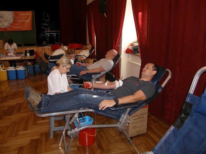 Mikołajkowa akcja krwiodawstwa w Pińczowie. Zebrano ponad 30 litrów krwi [ZDJĘCIA]