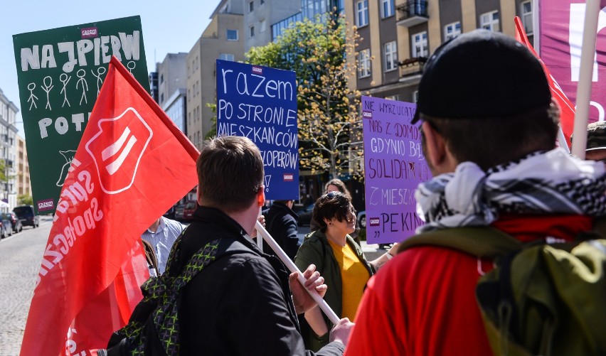 Pikieta w Gdyni. Solidaryzowali się z mieszkańcami Pekinu [ZDJĘCIA]