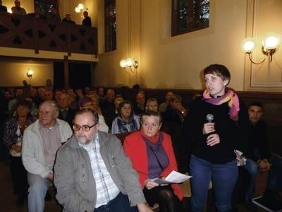 Marzena Kocon mówiła m.in. o powstałym "za plecami" zadłużeniu gminy względem wspólnot Fot. Ewa Tyrpa