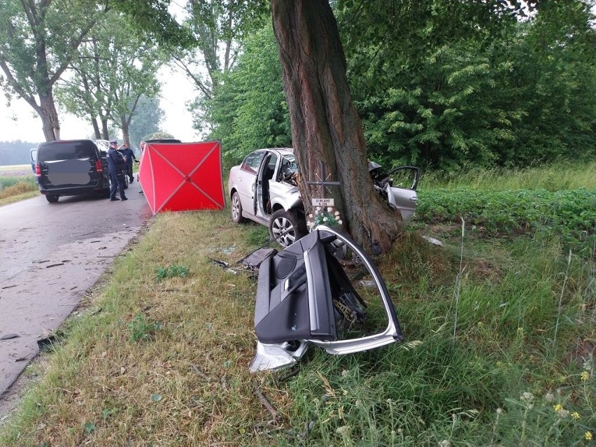 Tragedia w miejscowości Brzozowa. W wypadku zginęły dwie osoby