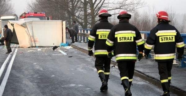 Zarzecze. Izoterma z dostawczego Lublina spadła z nadwozia,...