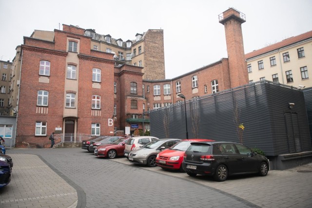 Zakażony koronawirusem jest jeden z lekarzy ze Szpitala Dziecięcego przy ulicy Krysiewicza w Poznaniu.