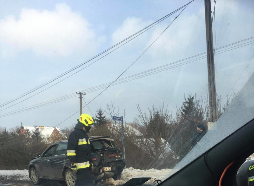 Zderzenie pojazdów na drodze krajowej nr 7 w Michałowicach