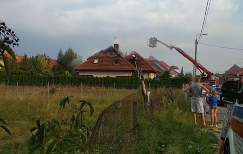 Pożar domu przy ul. Słoweńskiej w Białymstoku z powodu...