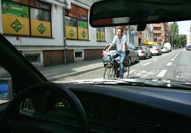 Rowerzyści będą mogli wjeżdżać w drogi jednokierunkowe także wtedy, gdy nie ma tam wyrysowanego specjalnego kontrapasa. Wystarczy tabliczka "Nie dotyczcy rowerów" pod znakiem zakazu wjazdu.
