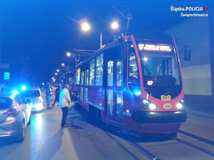 Policjanci ujęli sprawcę wybicia szyby w tramwaju