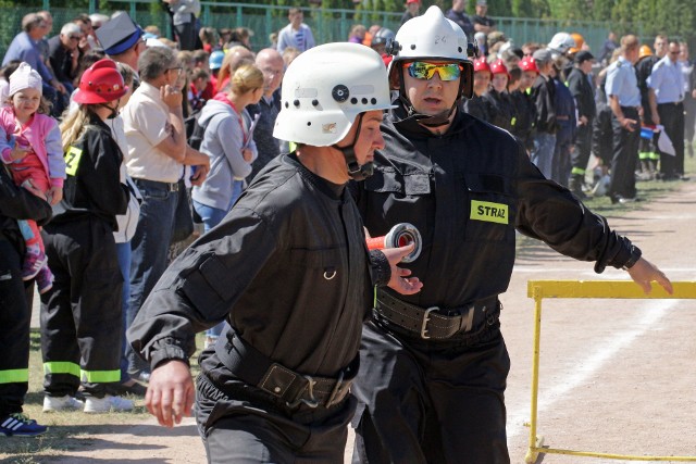 Osiemnaście drużyn Ochotniczych Straży Pożarnych z terenu gminy walczyło z trudnościami torów przeszkód na stadionie W Małym Rudniku. Najlepsi wystartują w zawodach powiatowych.