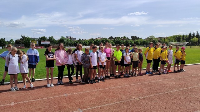 Na stadionie w Białobrzegach odbyły się Mistrzostwa Powiatu w Trójboju Lekkoatletycznym, rywalizowali uczniowie czterech szkół podstawowych z powiatu białobrzeskiego.