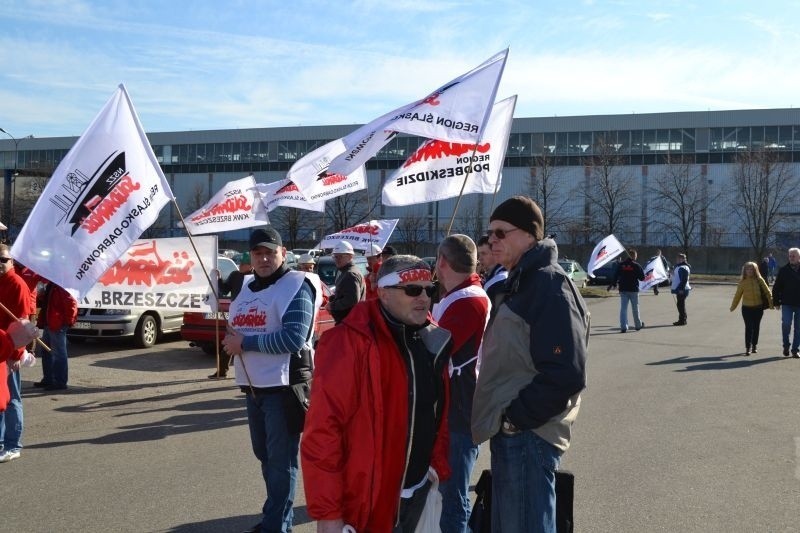 Pikieta Solidarniści przed Fiatem w Tychach