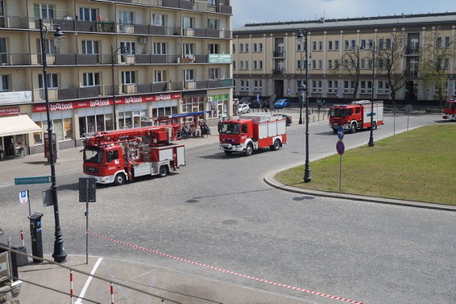 Dzień Strażaka 2016 w Białymstoku. Kolumna wozów straży pożarnej przejechała przez miasto