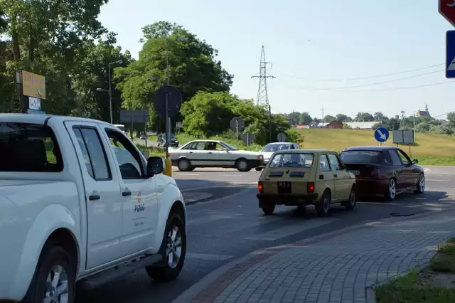 Skrzyżowanie krajowej czwórki z drogą powiatową Sędziszów Młp. &#8211; Góra Ropczycka &#8211; Wielopole Skrzyńskie.