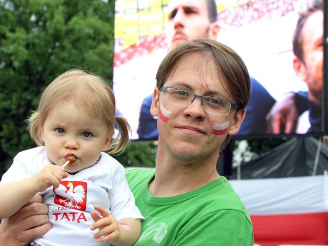 Bartosz Pierściński w weekend mecze Euro oglądał na telebimie. W niedzielę był tam ze swoją córką Agatką. 