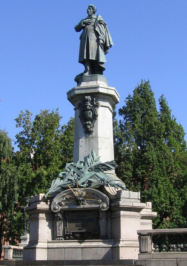 Pomnik Adama Mickiewicza w Warszawie