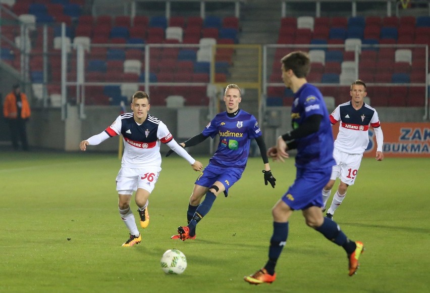 Górnik Zabrze - Stomil Olsztyn 2:0