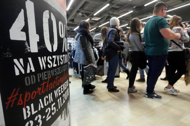 Sprawdziliśmy, jakie oferty na Black Friday znajdziecie w popularnych sklepach sportowych.