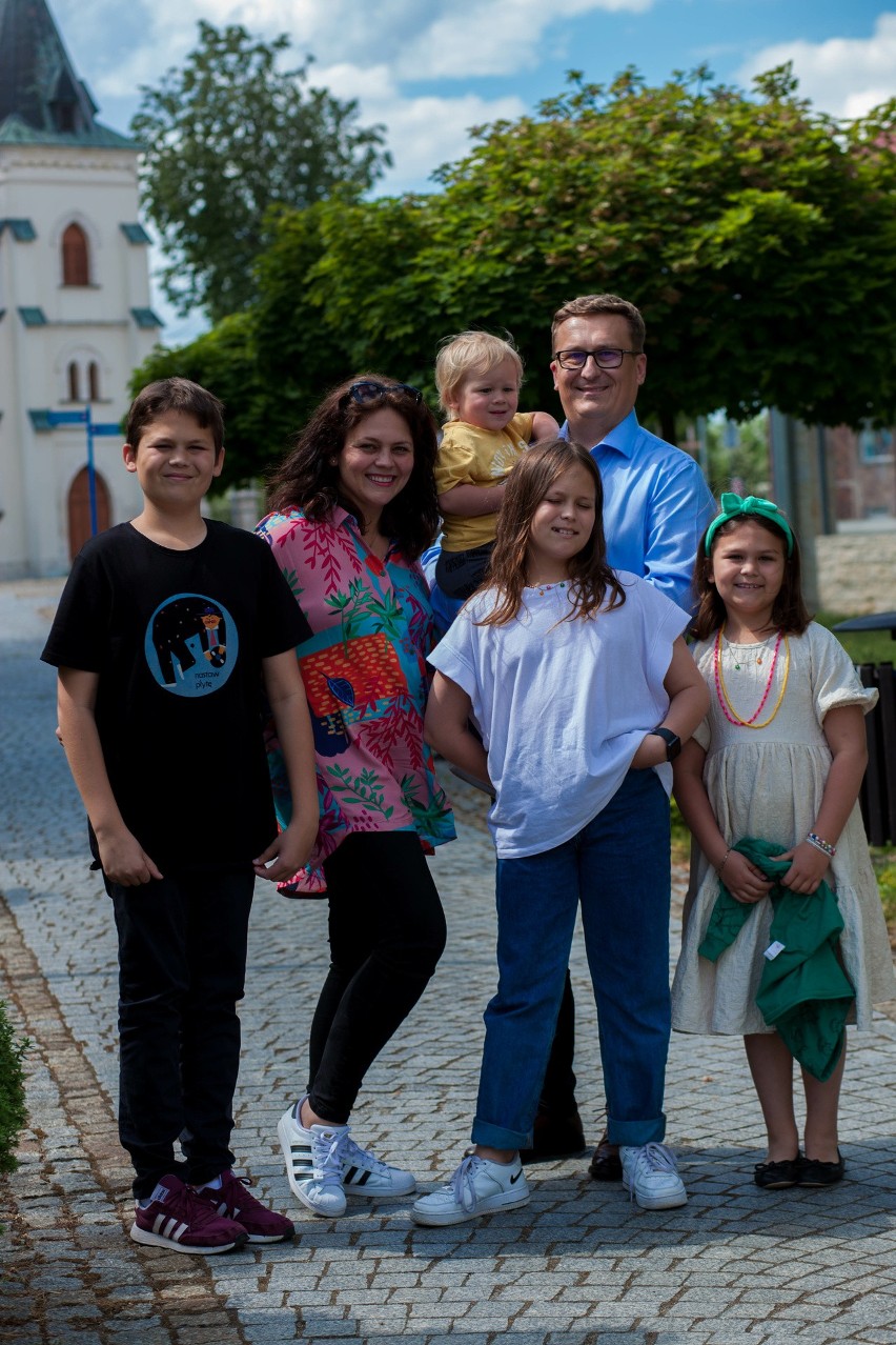 Paweł Zagaja, burmistrz Nowego Korczyna, wraz z rodziną.