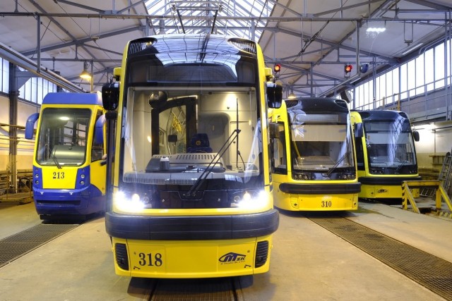 Na zdjęciu - Prezentacja nowego tramwaju Swing w zajezdni przy ulicy Sienkiewicza