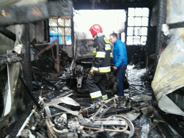 W warsztacie po pożarze są  ogromne zniszczenia.
