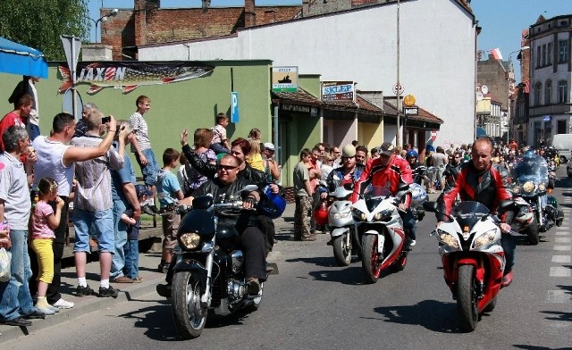 O 12.00 motocykliści ,,przycumują'' swoje maszyny w przystani nad Wartą. Rok temu podobna impreza zakończyła się paradą ulicami miasta.