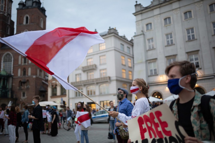 Kraków. Zamanifestowali solidarność z więźniami politycznymi na Białorusi [ZDJĘCIA]