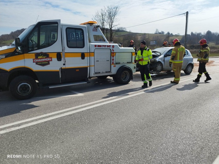 Wypadek na DW 794 pomiędzy Wolbromiem a Trzyciążem