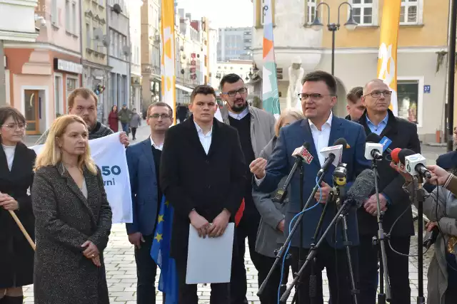 Podczas spotkania Hołownia przedstawił swoich „kandydatów na kandydatów”, czyli osoby, które w przyszłorocznych wyborach najprawdopodobniej będą walczyły o mandaty poselskie.