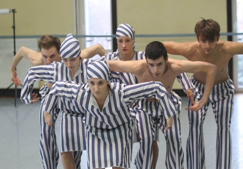 Kieleccy tancerze w choreografii Zniewoleni