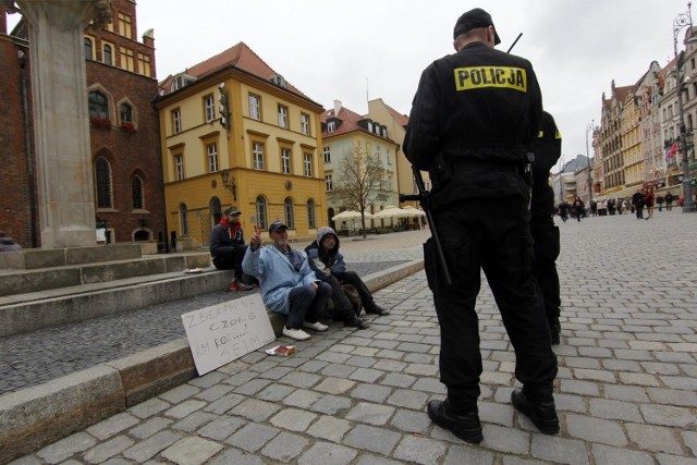 Policja we wrocławskim Rynku, zdjęcie ilustracyjne