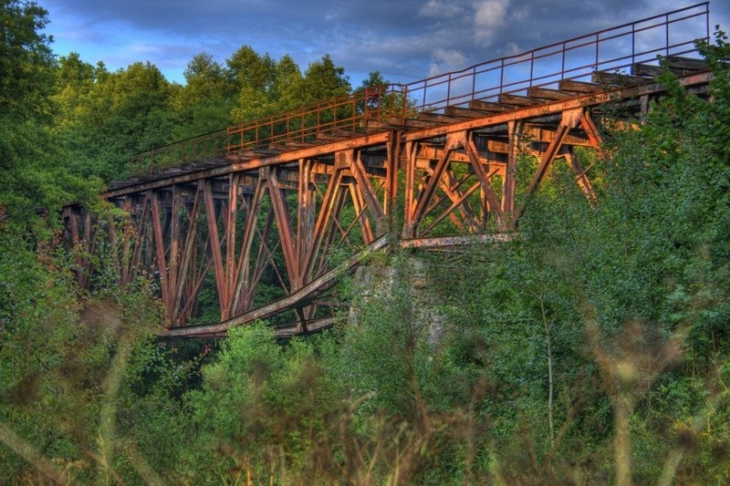 76. Czerwony Most nad rzeką Grabową koło Polanowa