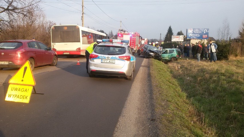 Wypadek w Wodzisławiu. 4 osoby ranne, w tym 2-letnie dziecko