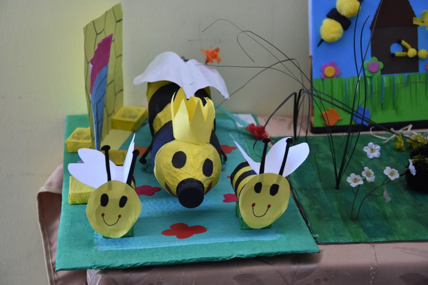 Dzień pszczoły w Kołaczkowie. Uczniowie o tych owadach wiedzą niemal wszystko (zdjęcia)