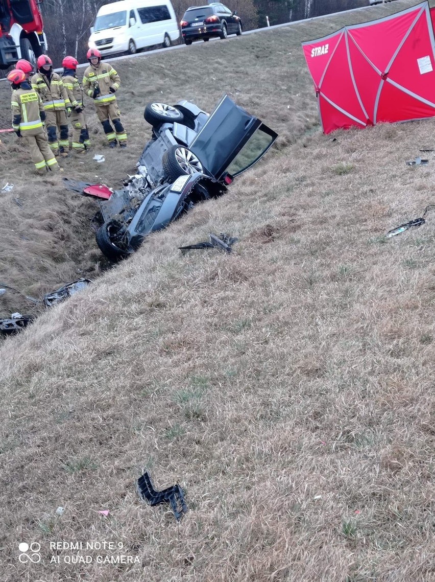 Wypadek w Gniazdowie. 5.03.2022 doszło do tragicznego wypadku na drodze wojewódzkiej 677 w gminie Stary Lubotyń. Zdjęcia