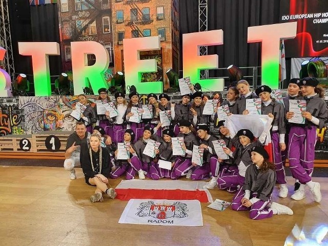 Tancerze  Szkoły Tańca mini Formacji Rockstep Junior Crew wywalczyli tytuł wicemistrza Europy  Ido Hip- Hop 2019.