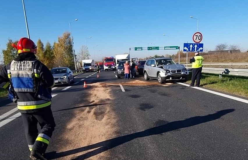 Do wielkiego karambolu doszło na DK 94 w Sławkowie. Zderzyło...