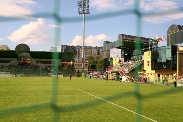Jeszcze półtora roku temu w Bełchatowie co dwa tygodnie gościła piłkarska Ekstraklasa. Dziś klub jest na dole w drugiej lidze