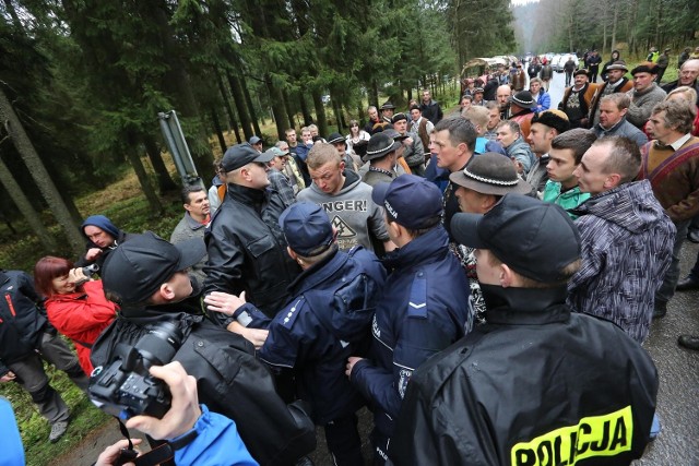 Przepychanki na drodze Morskiego Oka.