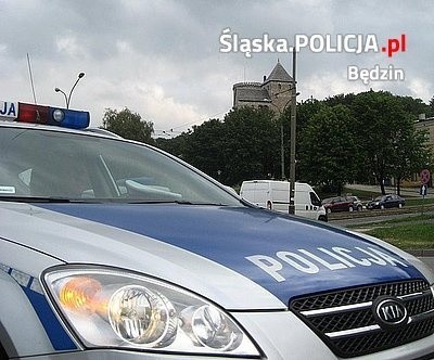 Będzin. Policjanci eskortowali rodząca kobietę do szpitala w Zabrzu. Dotarli w ostatniej chwili