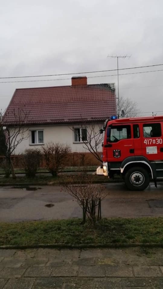 Bielsk Podlaski. Pożar przy ul. Żarniewicza. Zapaliło się poddasze [ZDJĘCIA]