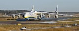 We wtorek w Warszawie ląduje największy samolot świata z tonami medykamentów. Antonow An-225 Mrija przeleci nad regionem radomskim? [WIDEO]