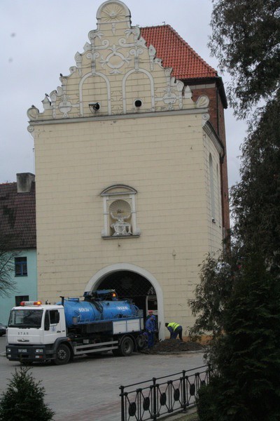 Przy Bramce Grudziądzkiej przez cały czas pracują robotnicy ZWiK