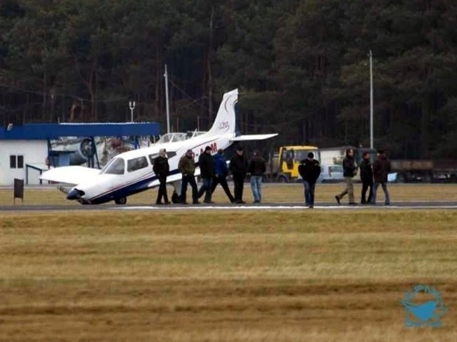 Samolot lądował awaryjnie na lotnisku w Mielcu.