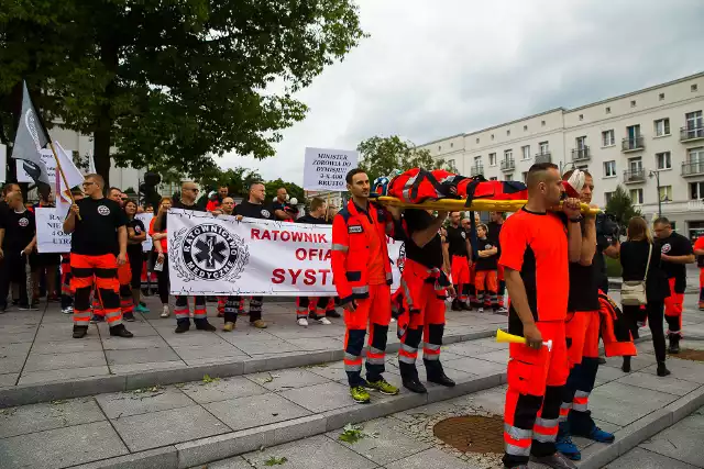 Ratownicy medyczni protestowali w Białymstoku