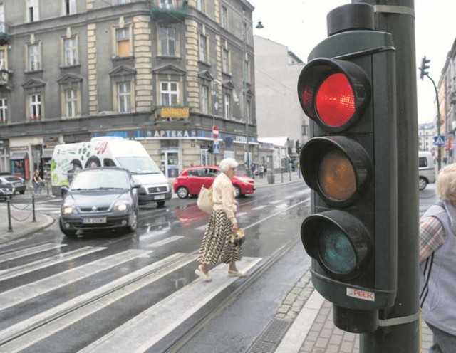 W dzień światła powinny regulować ruch. W nocy jest on znikomy 