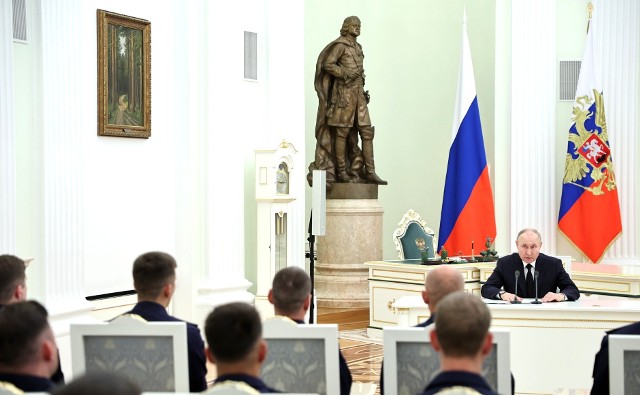 Wtorkowe spotkanie Putina z wojskowymi