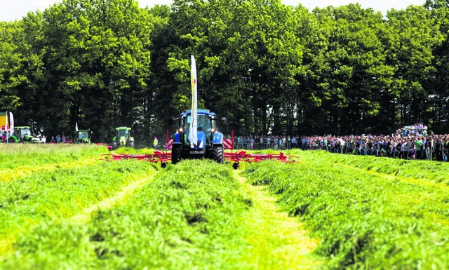 Pokazy Zielonej Gali dla wielu rolników były najważniejszym punktem imprezy, która odbyła się w miniony weekend w Szepietowie. Zaprezentowało się 58 zestawów maszyn zielonkowych