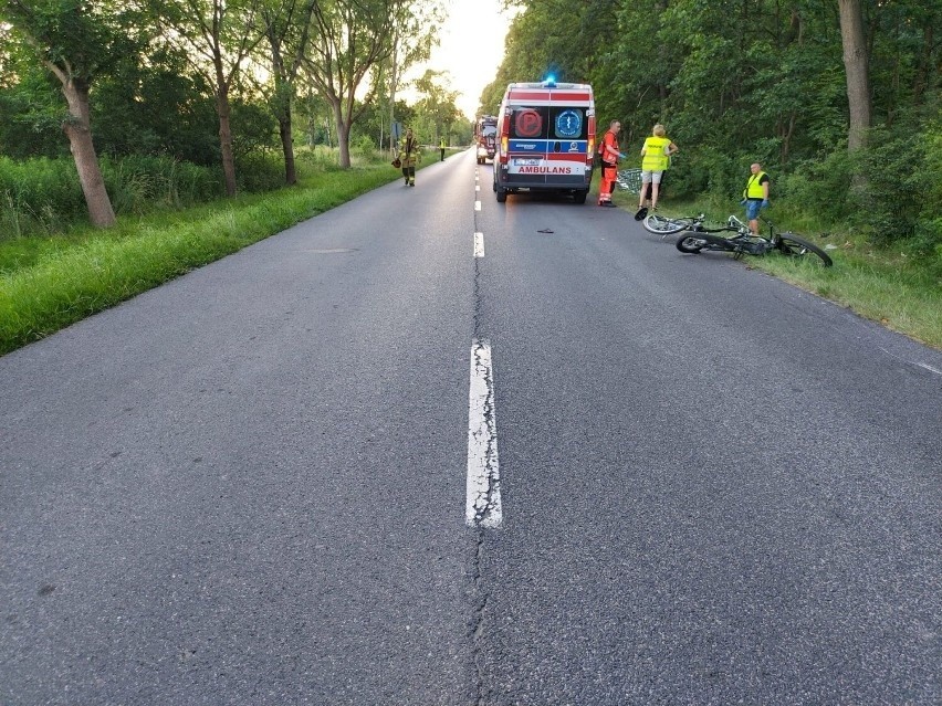 Łódzkie: Potrącenie rowerzystek przy Fabrycznej w Skierniewicach. Nie żyje 14-latka. Jej koleżanka walczy o życie