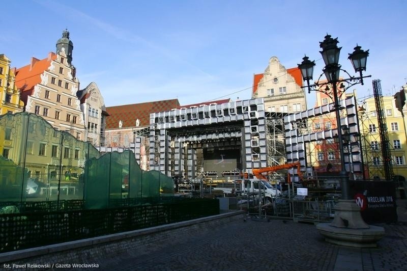 Wrocław: Największa w Polsce scena sylwestrowa nabiera kształtów (ZDJĘCIA)